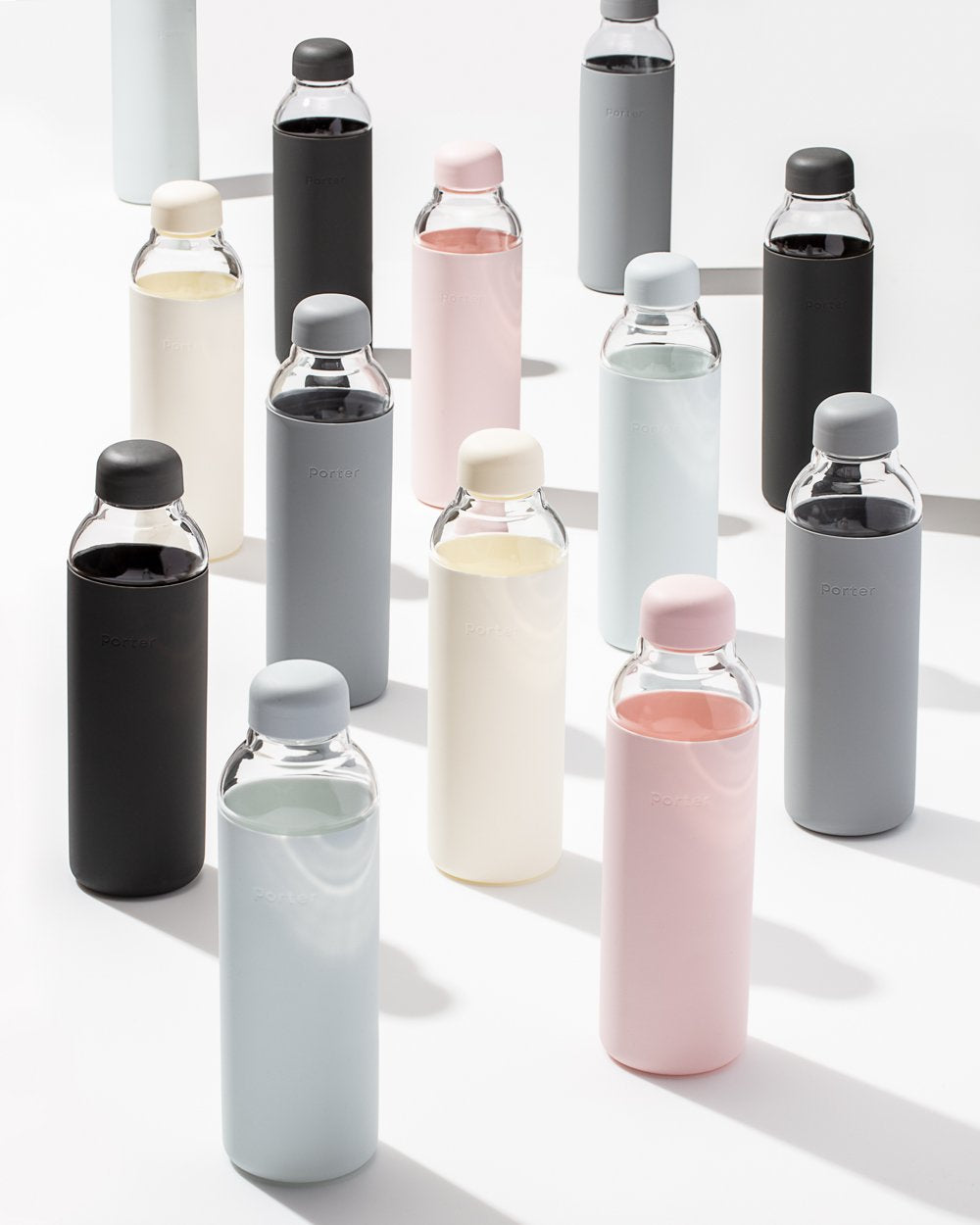 
                  
                    PORTER Blush Terrazzo-Flasche
                  
                