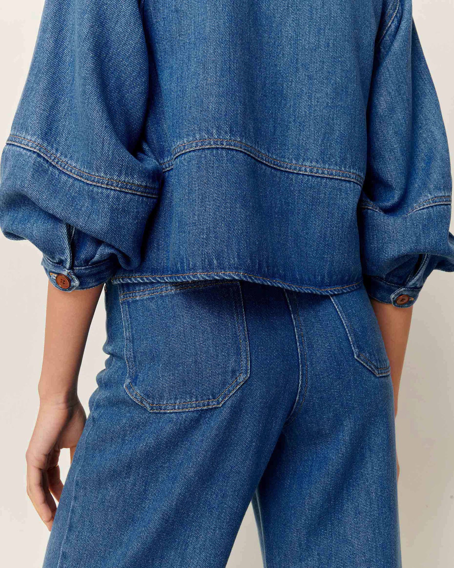 
                  
                    LEONE Denim Blue Jacket
                  
                
