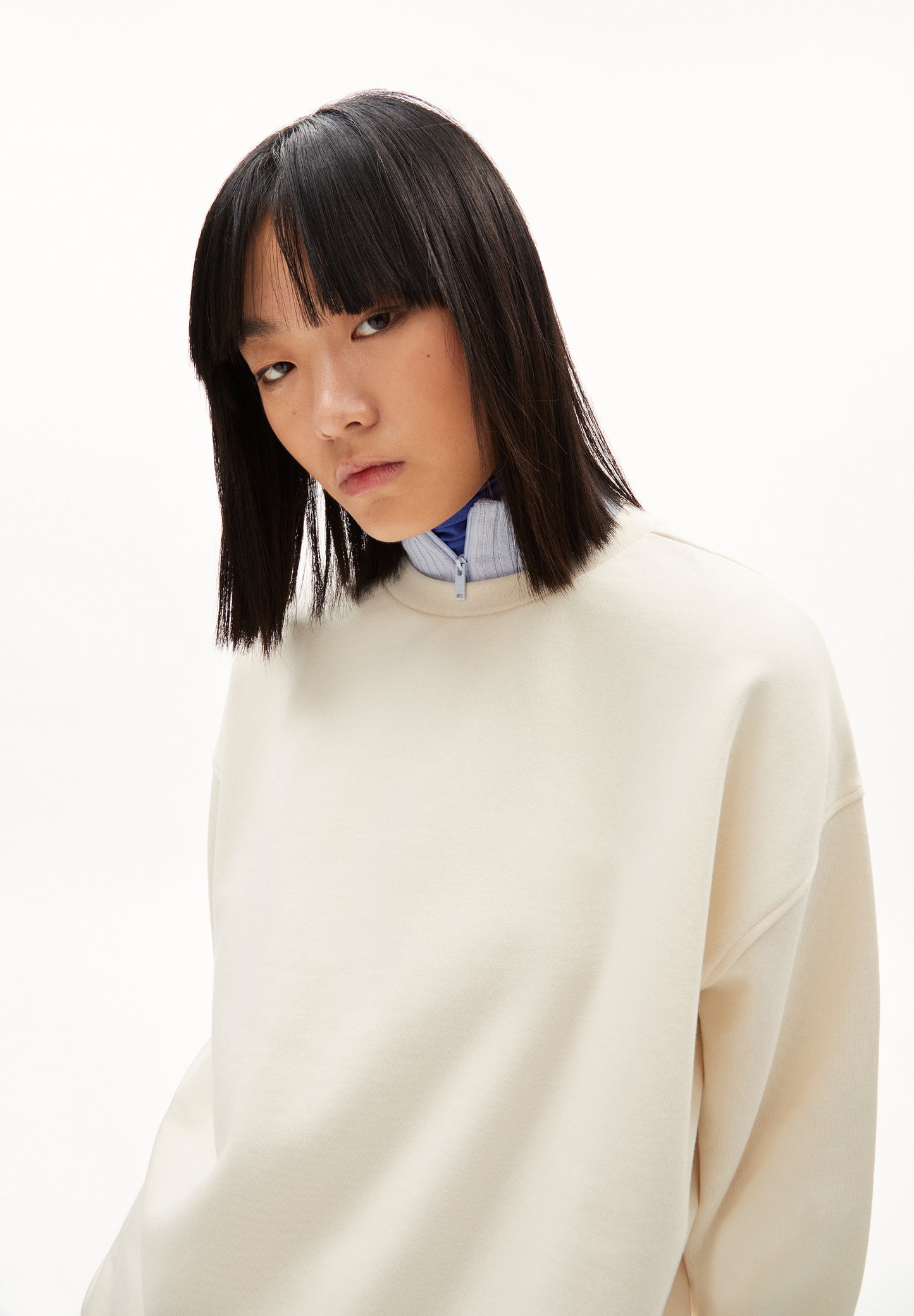 
                  
                    AARIN Ungefärbter Pullover
                  
                