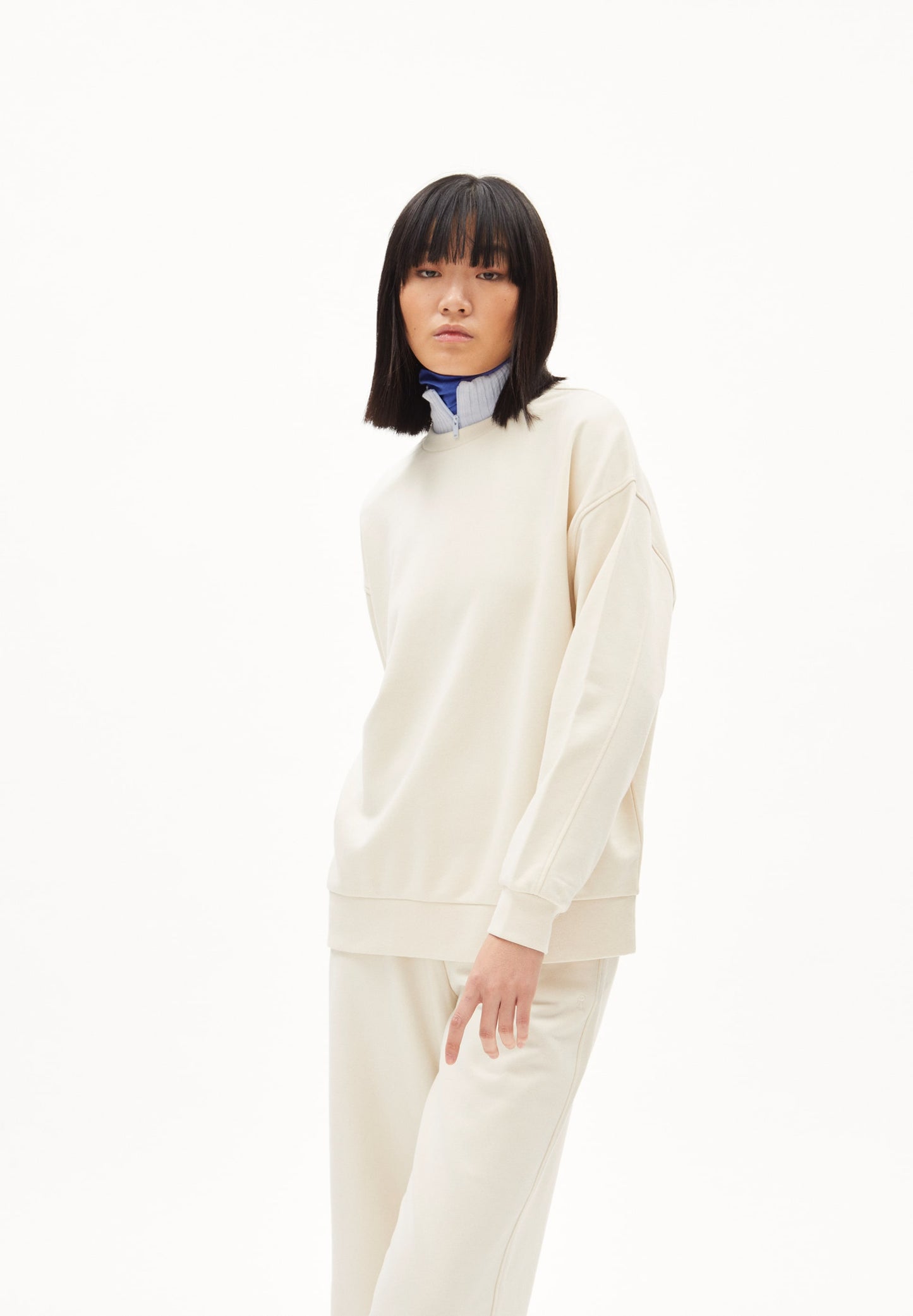 
                  
                    AARIN Ungefärbter Pullover
                  
                