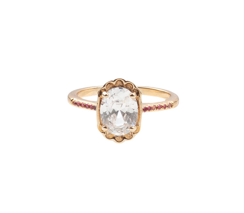 
                  
                    Ovaler klarer rosa vergoldeter Ring
                  
                