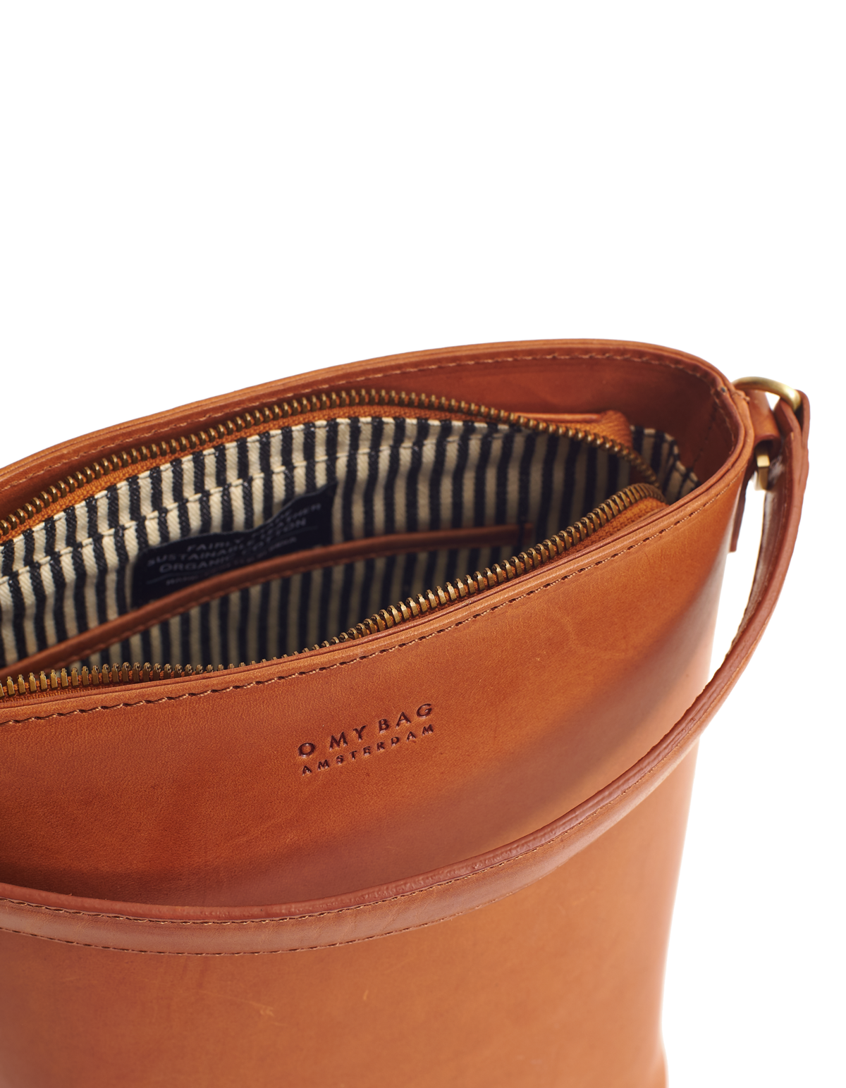 
                  
                    BOBBI Midi Cognac Klassische Beuteltasche aus Leder
                  
                