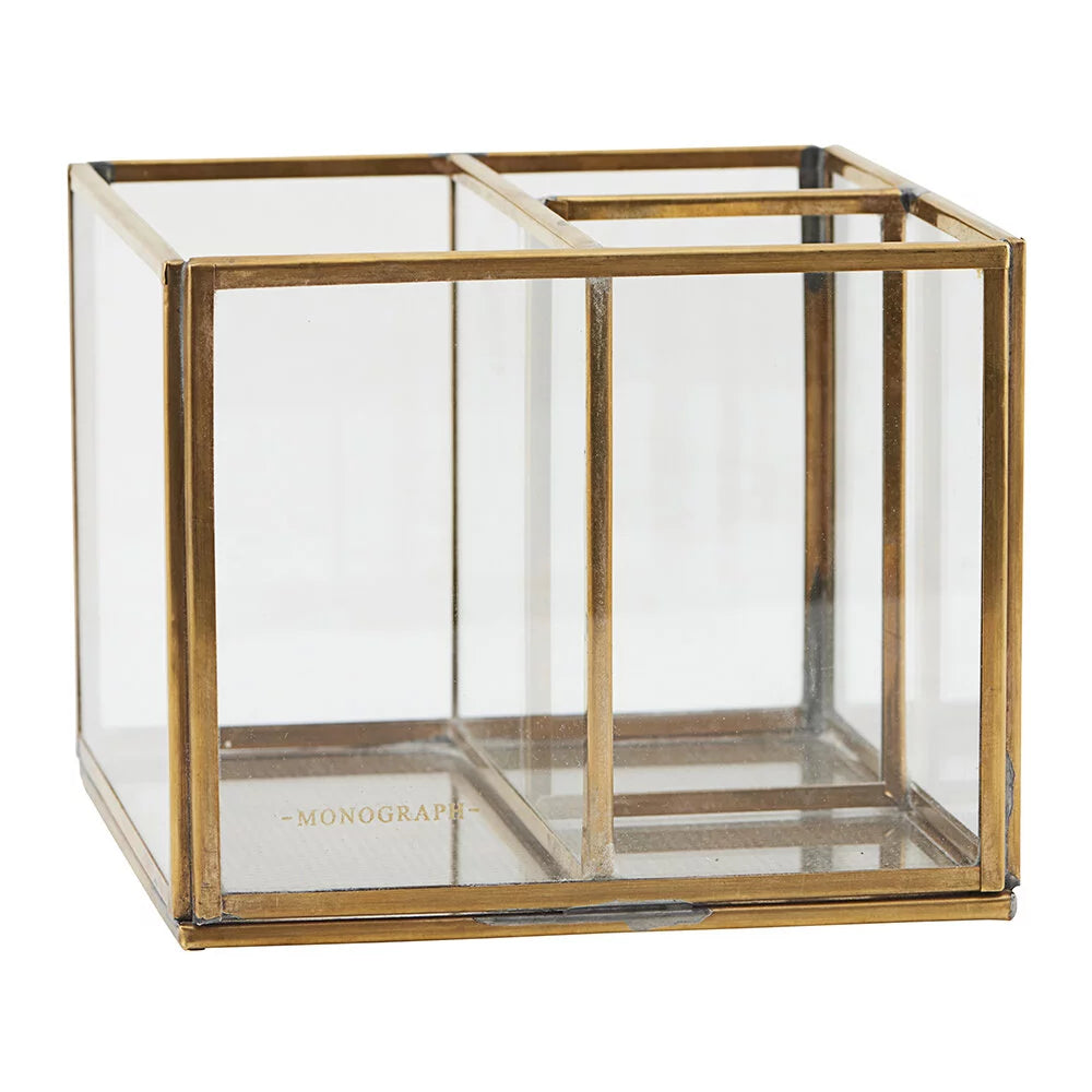 
                  
                    Aufbewahrungsbox aus Messingglas
                  
                