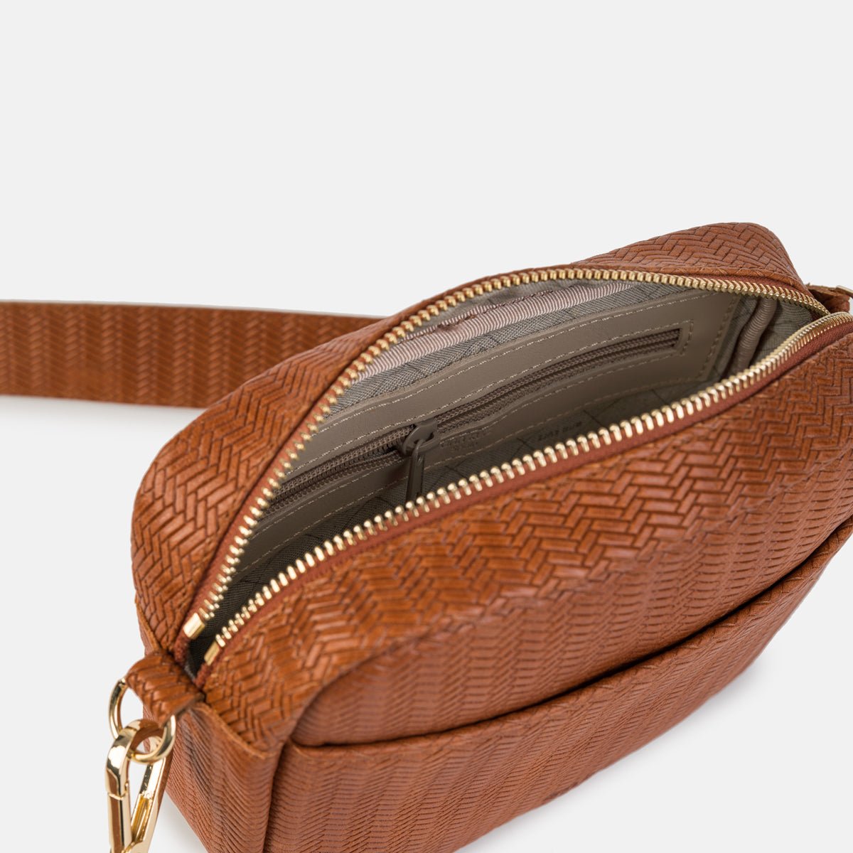 
                  
                    AKCARLA Dallas Tasmania Bag
                  
                