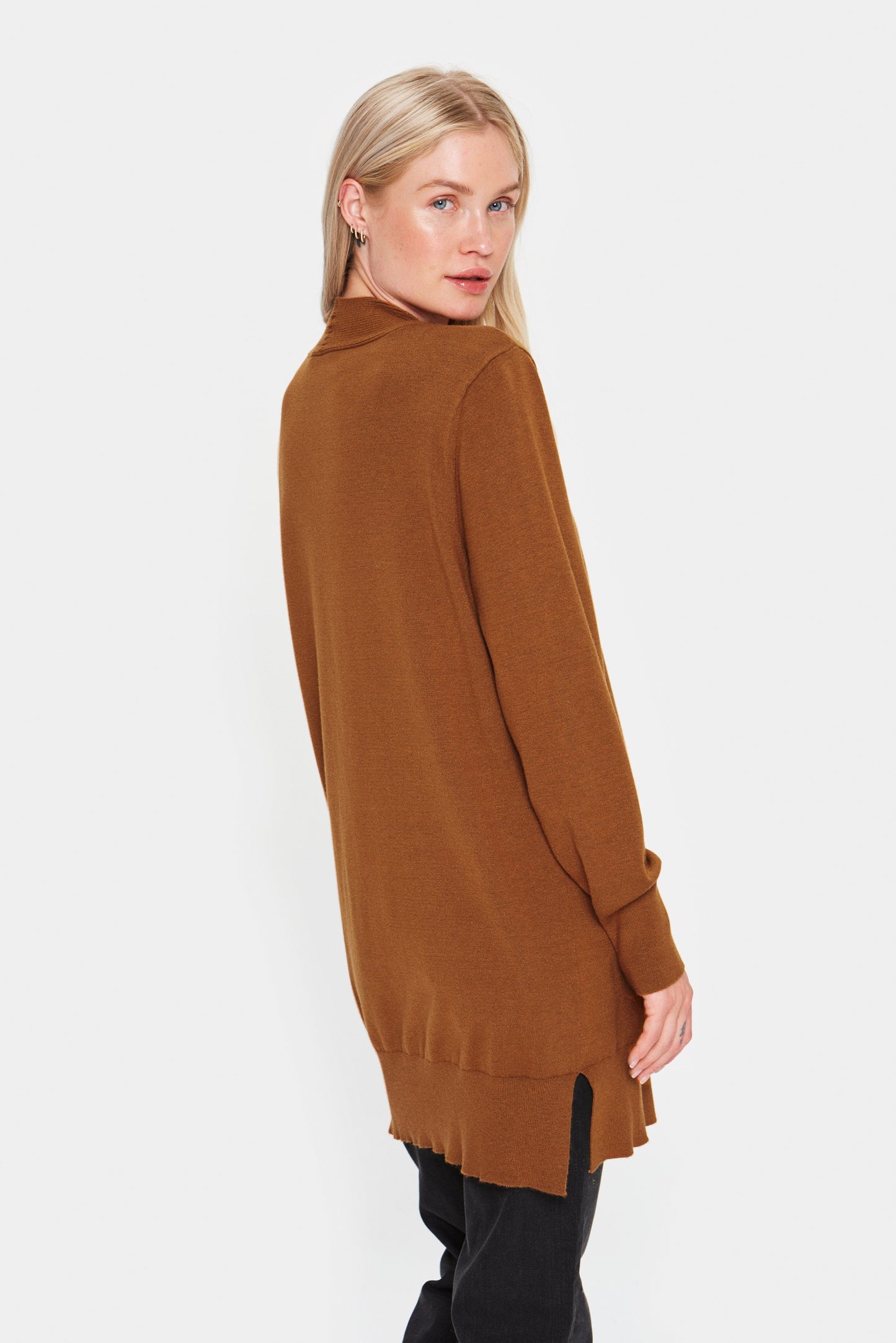 
                  
                    CASANDRASZ Cathay Spice Melange-Strickjacke
                  
                