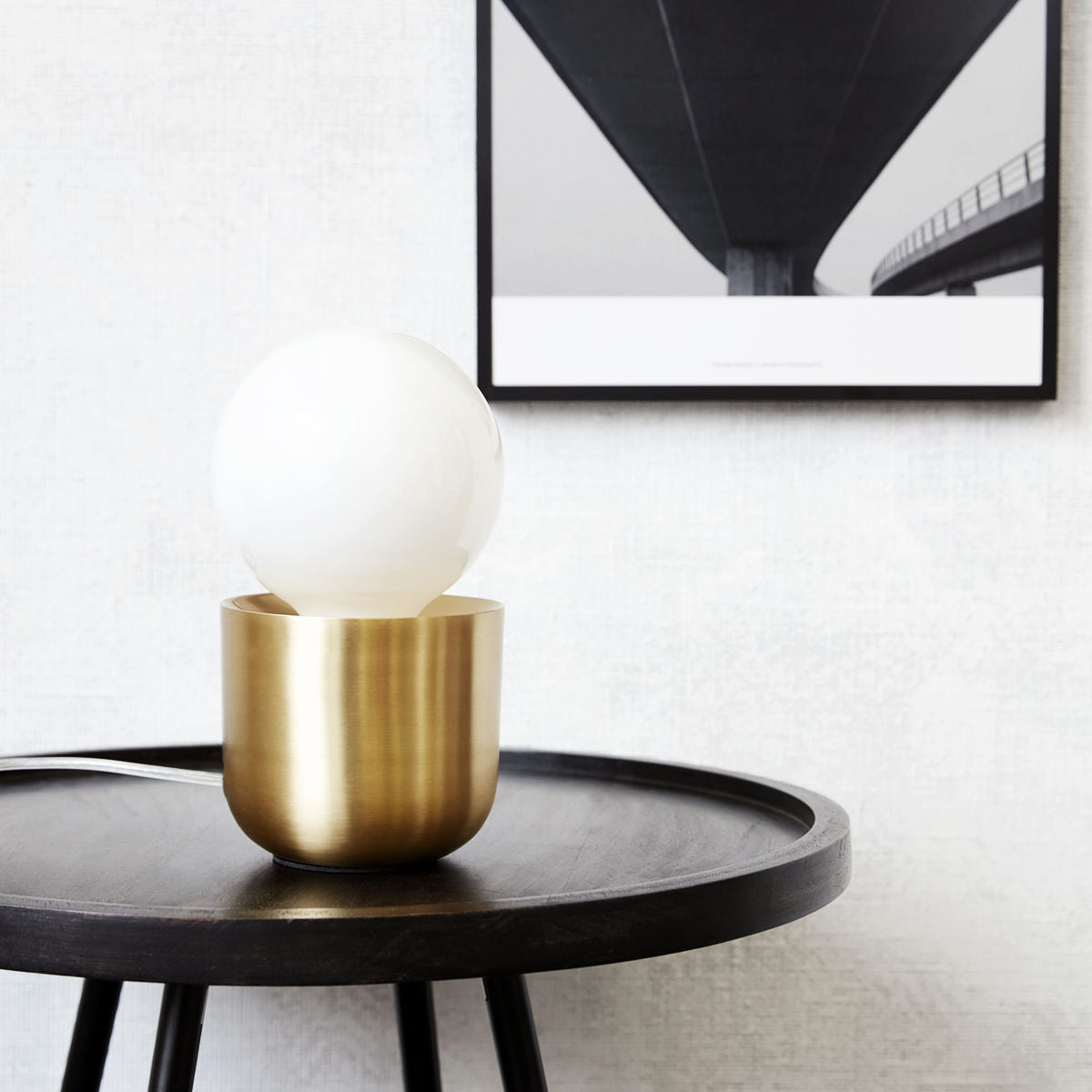 
                  
                    Tischlampe, glänzendes Messing
                  
                