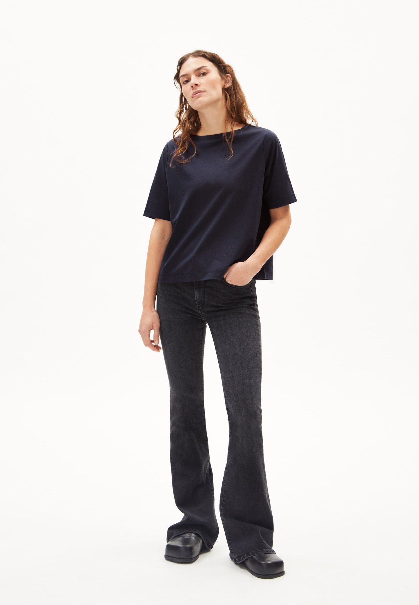 
                  
                    FINIAA MERCERISIERTES Nachthimmel-T-Shirt
                  
                