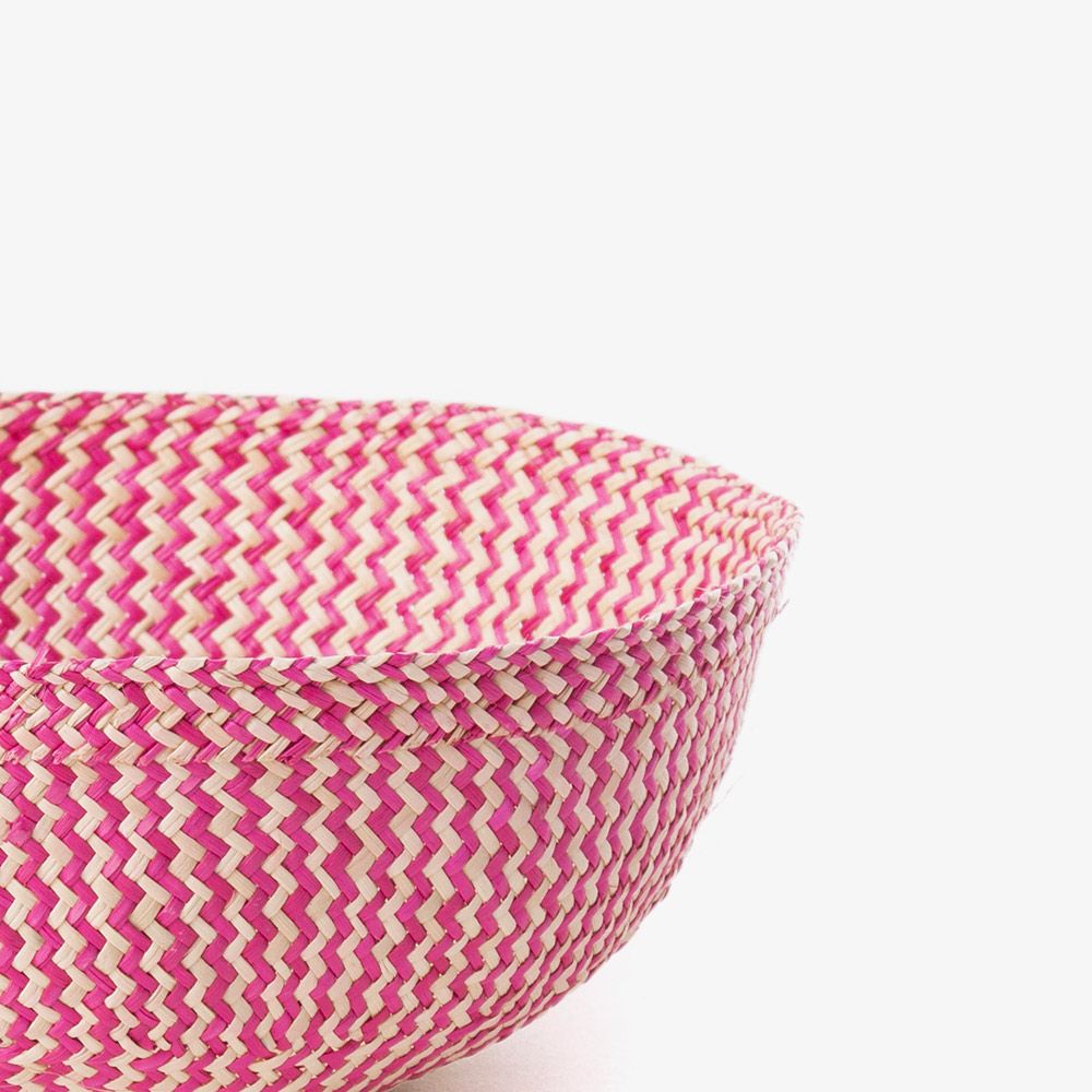 
                  
                    Fuschia Zz Schale
                  
                