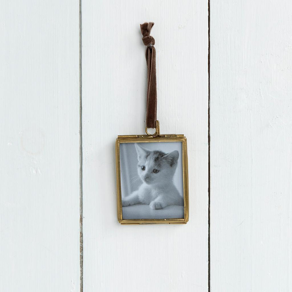 
                  
                    Hanging Brass Frame
                  
                