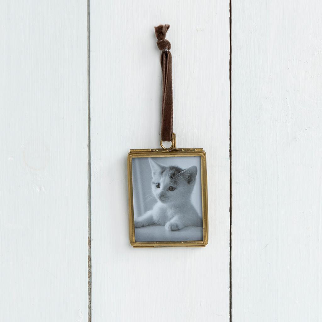 
                  
                    Hanging Brass Frame
                  
                