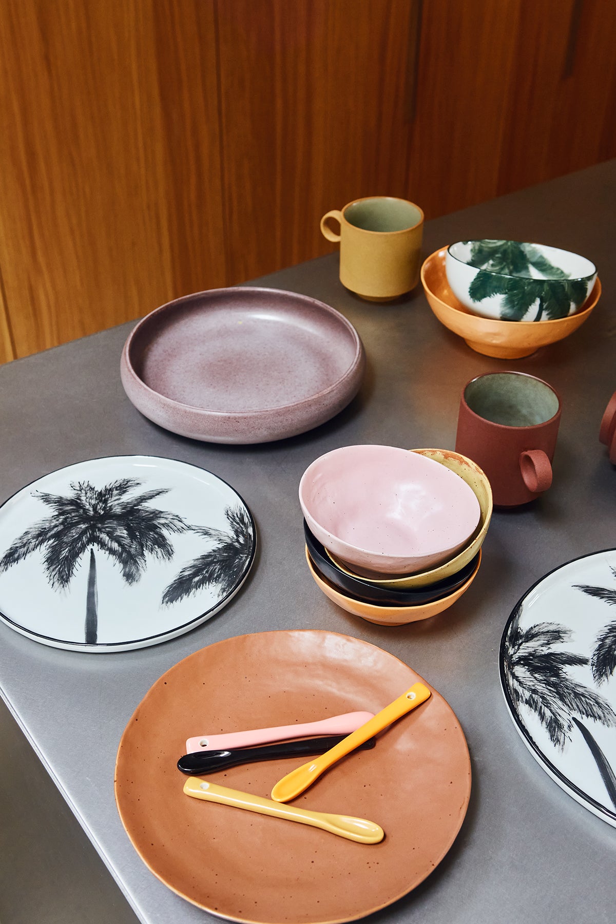 
                  
                    BOLD &amp; BASIC Beilagenteller aus brauner Keramik
                  
                
