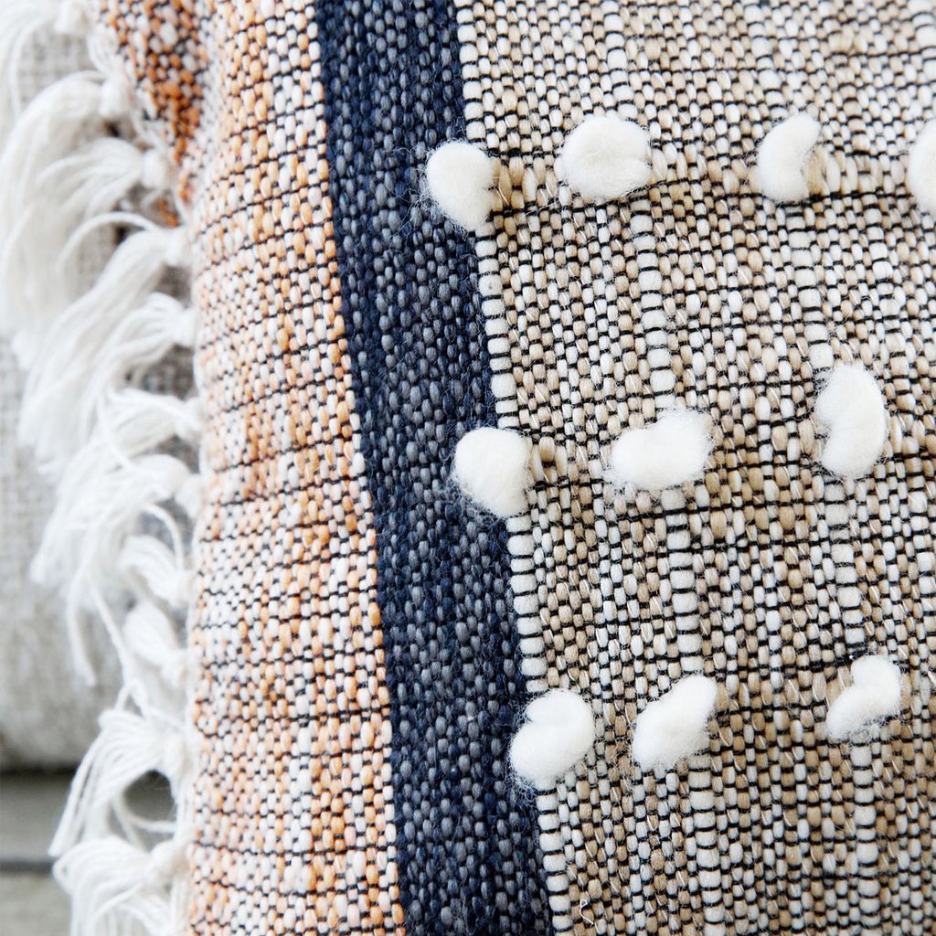 
                  
                    Details Cushion
                  
                