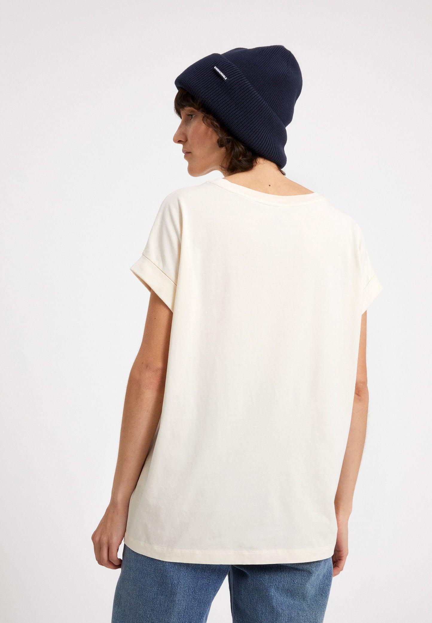 
                  
                    IDAARA Ungefärbtes, lockeres T-Shirt
                  
                