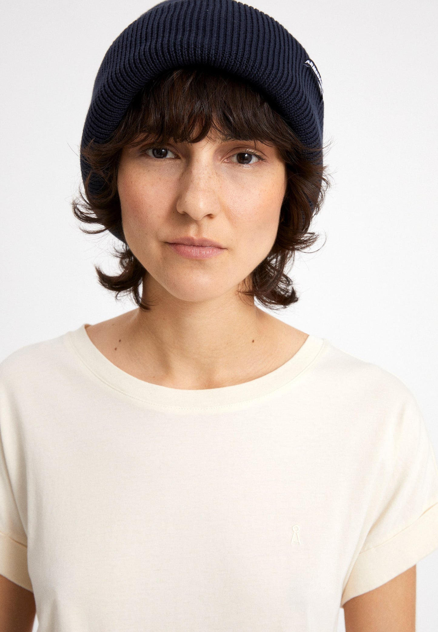 
                  
                    IDAARA Ungefärbtes, lockeres T-Shirt
                  
                