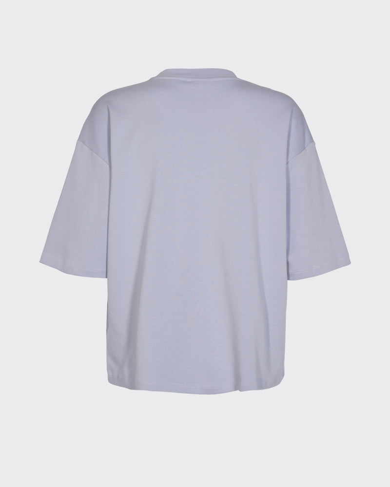 
                  
                    AARHUSI Languid Lavendel T-Shirt aus Bio-Baumwolle
                  
                