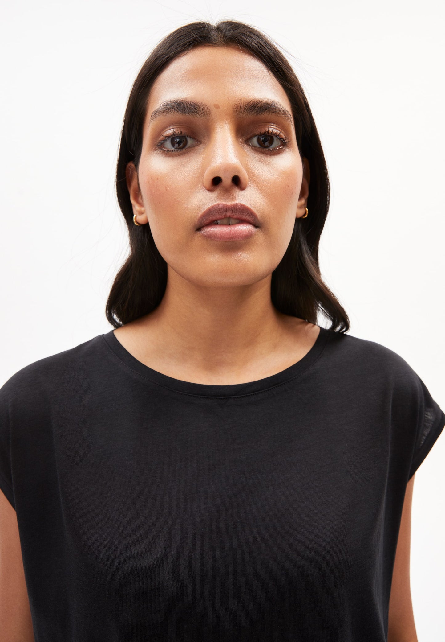 
                  
                    JILAA Schwarzes T-Shirt
                  
                