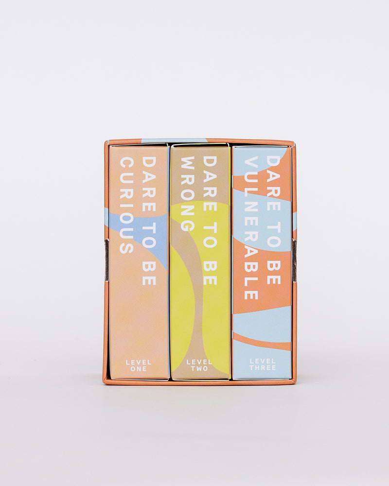 
                  
                    „DARE TO BE CURIOUS“-Kartenspiel in englischer Ausgabe
                  
                