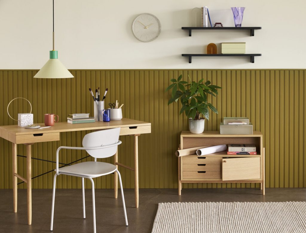 
                  
                    CRAYON Green Pendant Lamp
                  
                