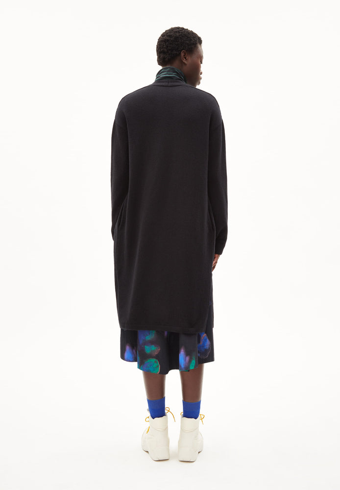 
                  
                    MAERTAA Schwarze Strickjacke
                  
                