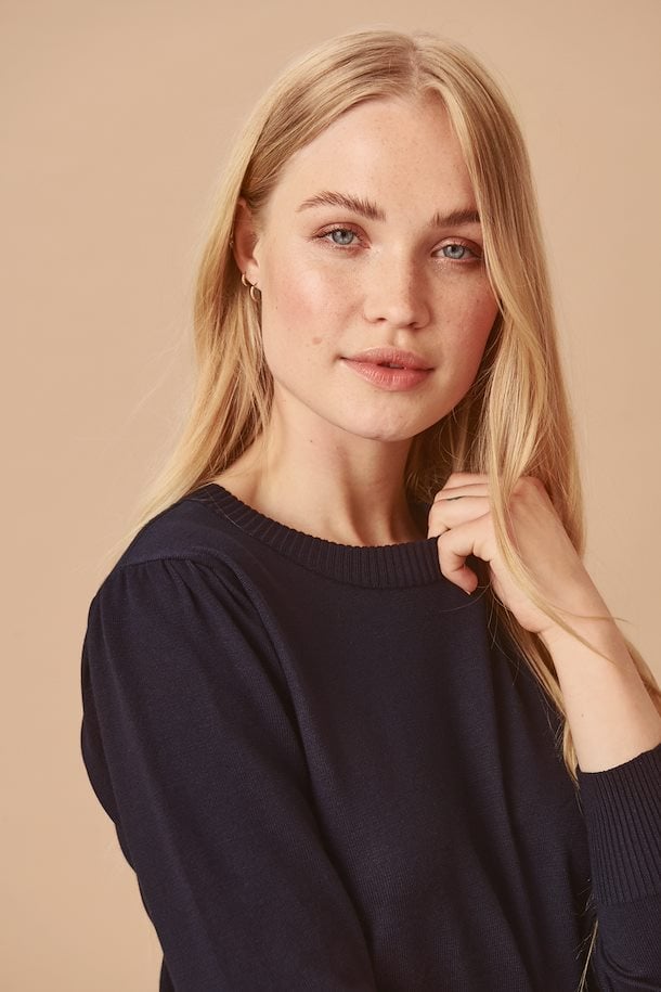 
                  
                    MILASZ Nachthimmel-Strickpullover
                  
                