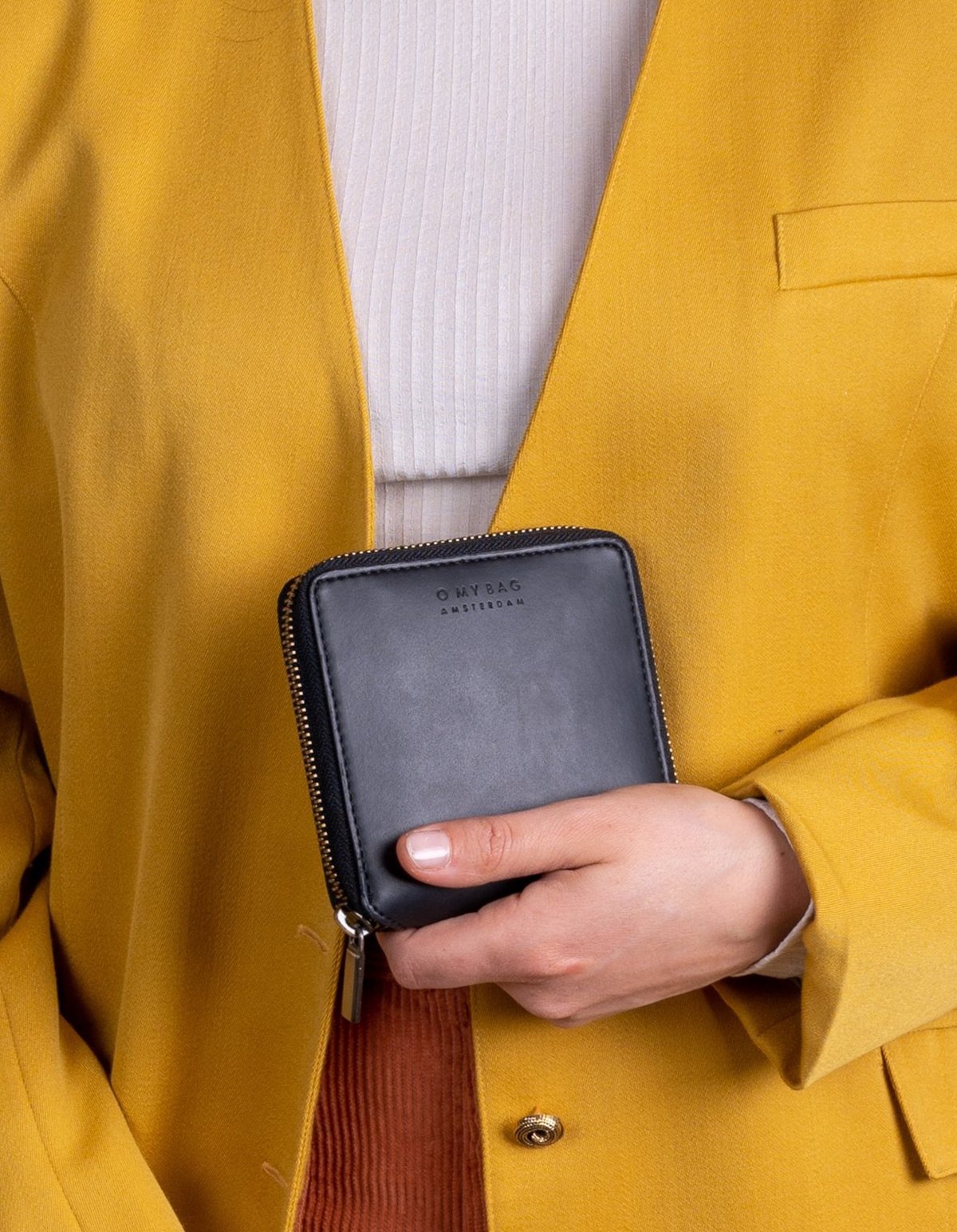 
                  
                    SONNY Black Square Apple Leather Wallet
                  
                