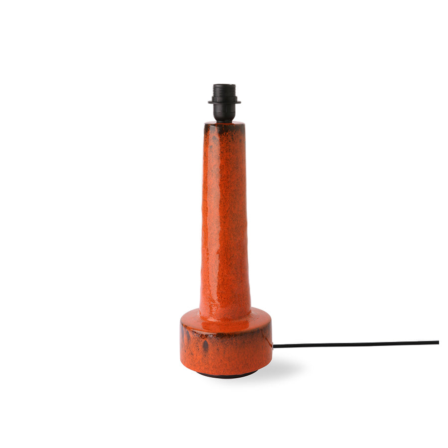 
                  
                    Roter Retro-Steinzeug-Lampensockel
                  
                